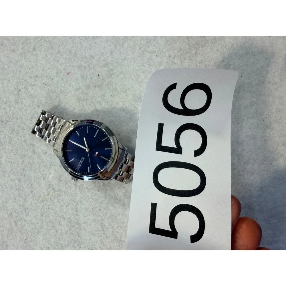 Tommy Hilfiger Mens Watch Blue Sunray Dial Silver Stainless Steel READ